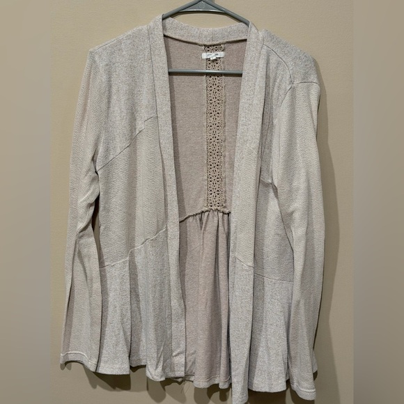 Maurices Tops - Maurice’s large beige open-front cardigan with a crochet back detail. Pre-loved